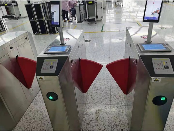 電子廠(chǎng)為什么要選擇ESD防靜電門(mén)禁？